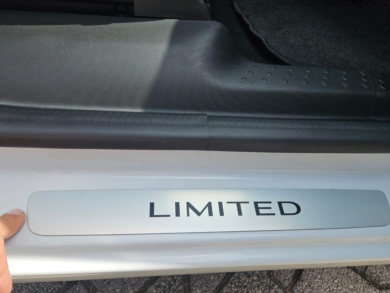 Renault Twingo SCe Limited