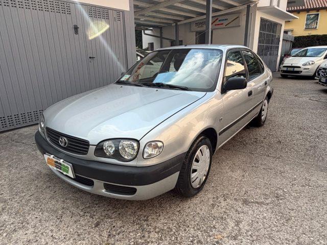 TOYOTA Corolla 1.4i 16V 5 porte Sol