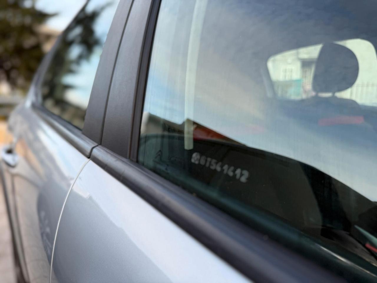 Citroen C3 1.2 PureTech Benzina/GPL 2017 – €8.500