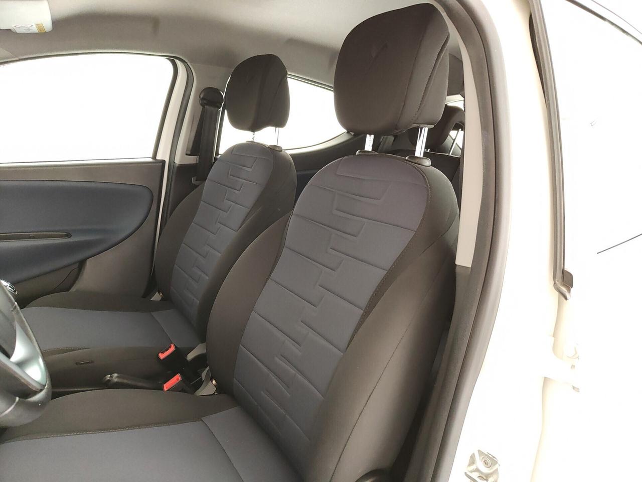 Lancia Ypsilon 1.0 FireFly 5 porte S&S Hybrid Platino