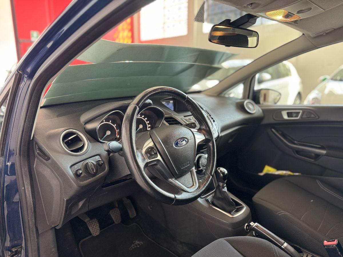 FORD - Fiesta - 1.4 5p. Bz.-GPL Black & White Ed.