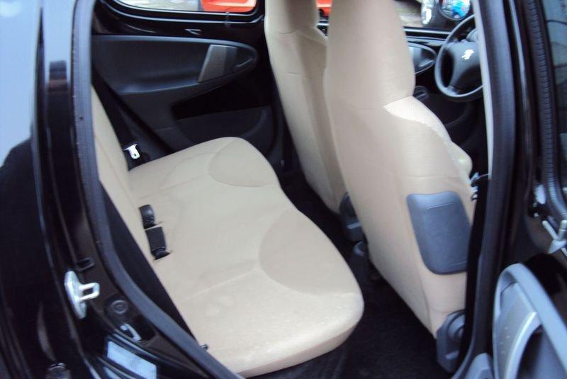 Peugeot 107 1.0 68CV 3p. Sweet Years