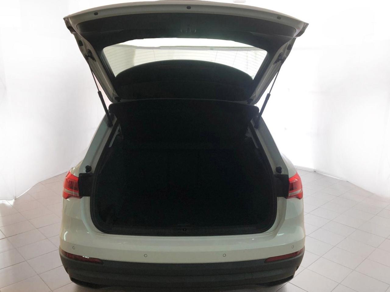 Audi Q3 35 TDI S tronic Business