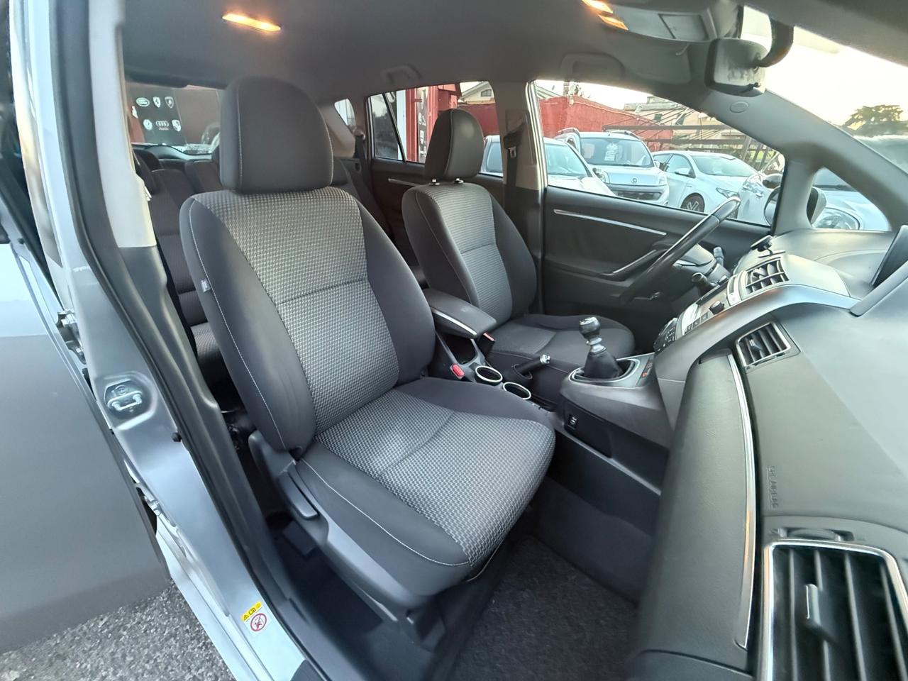 Verso 1.6 D-4D Style 7 posti-unipro-rate-garanzia