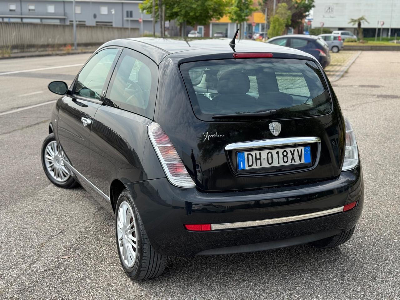 Lancia Ypsilon 1.2 60cv Neopatentati