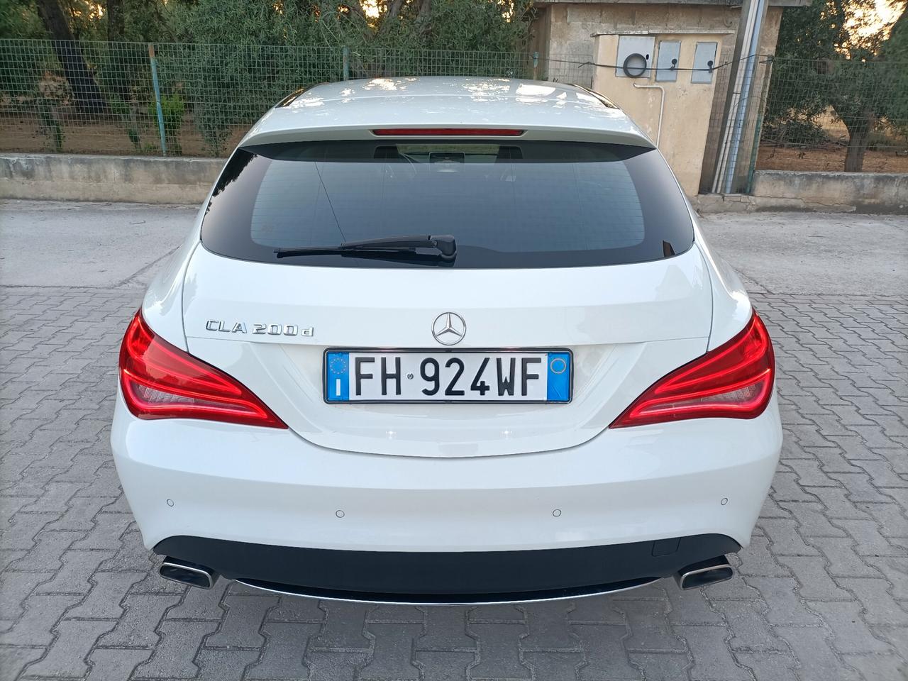 Mercedes-benz CLA 220d Automatic Premium Dark Night