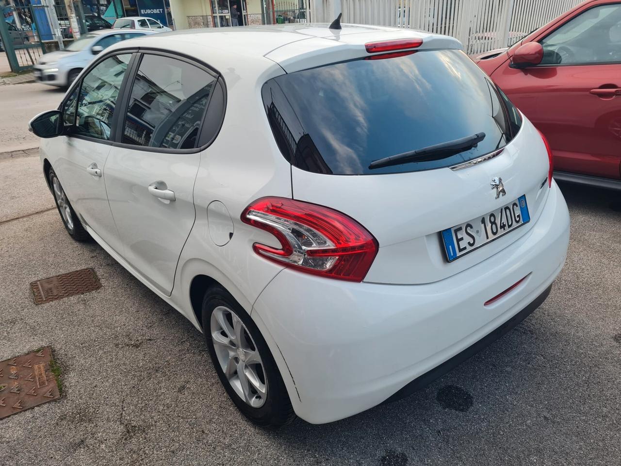 Peugeot 208 1.2 VTi 82 CV 5P Allure