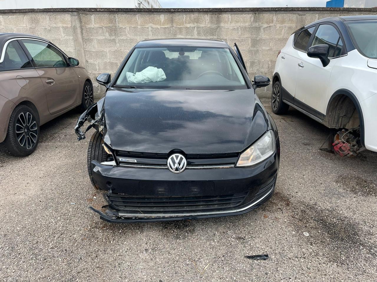 Volkswagen Golf 1.4 TGI SINISTRATA