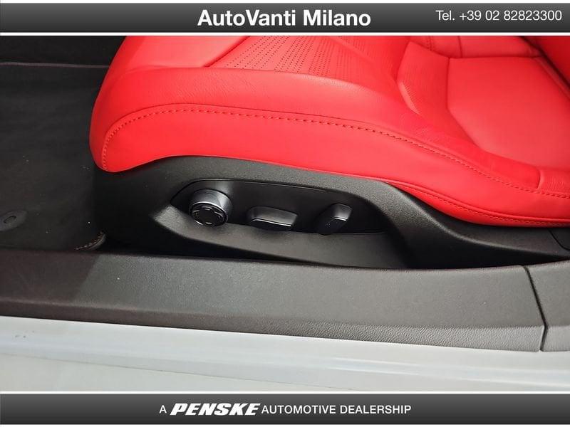 Corvette CORVETTE STINGRAY CONVERTIBILE 3 C8 Stingray Cabrio 6.2