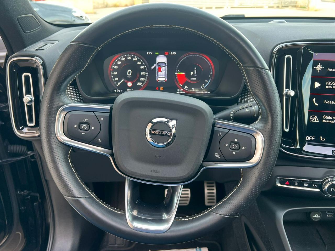 Volvo XC40 T5 Recharge Plug-in Hybrid R-design