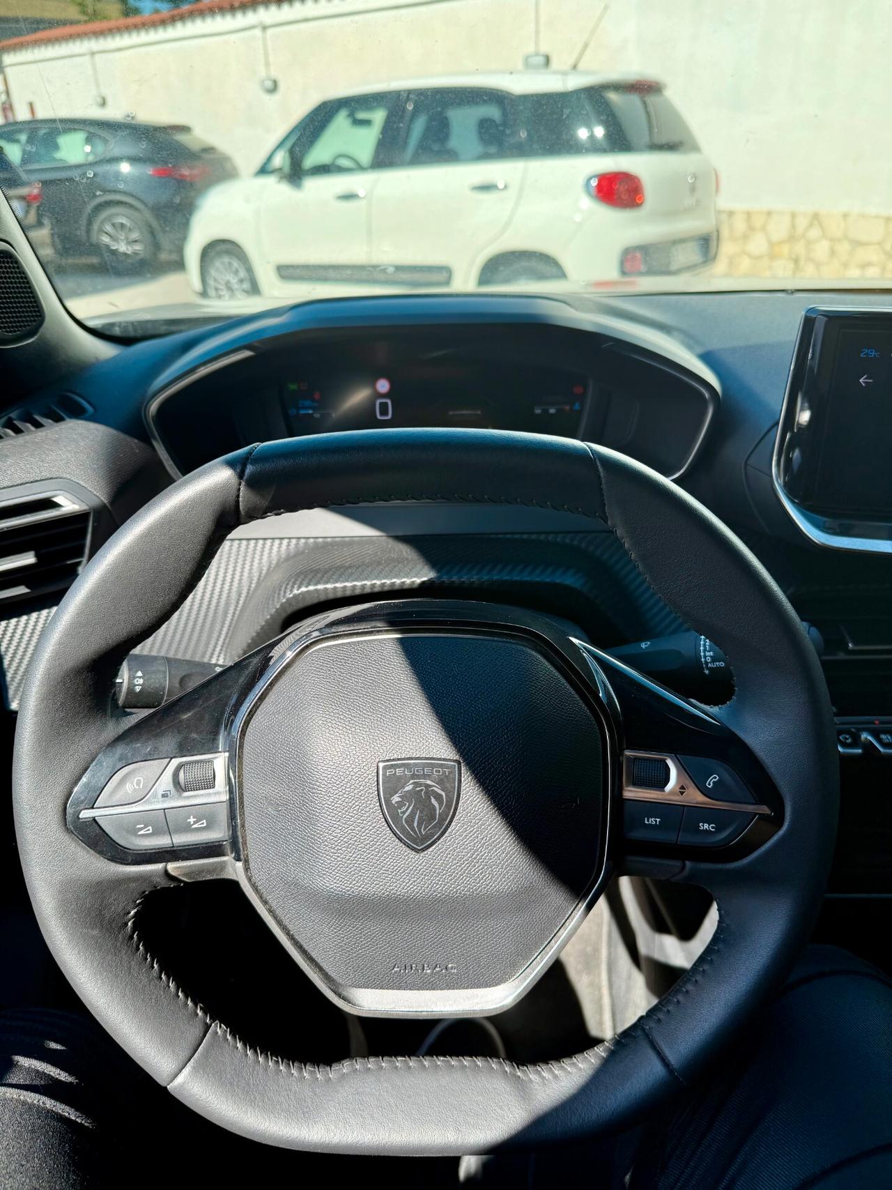 Peugeot 2008 PureTech 100 S&S Allure