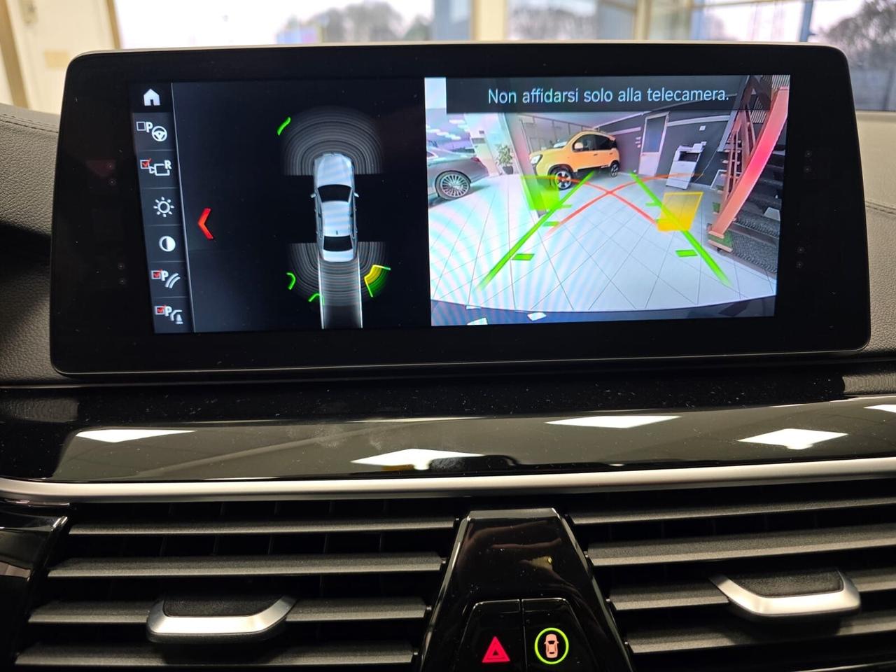 Bmw 530d xDrive Luxury 265cv con 11.000km PARI A NUOVO!!