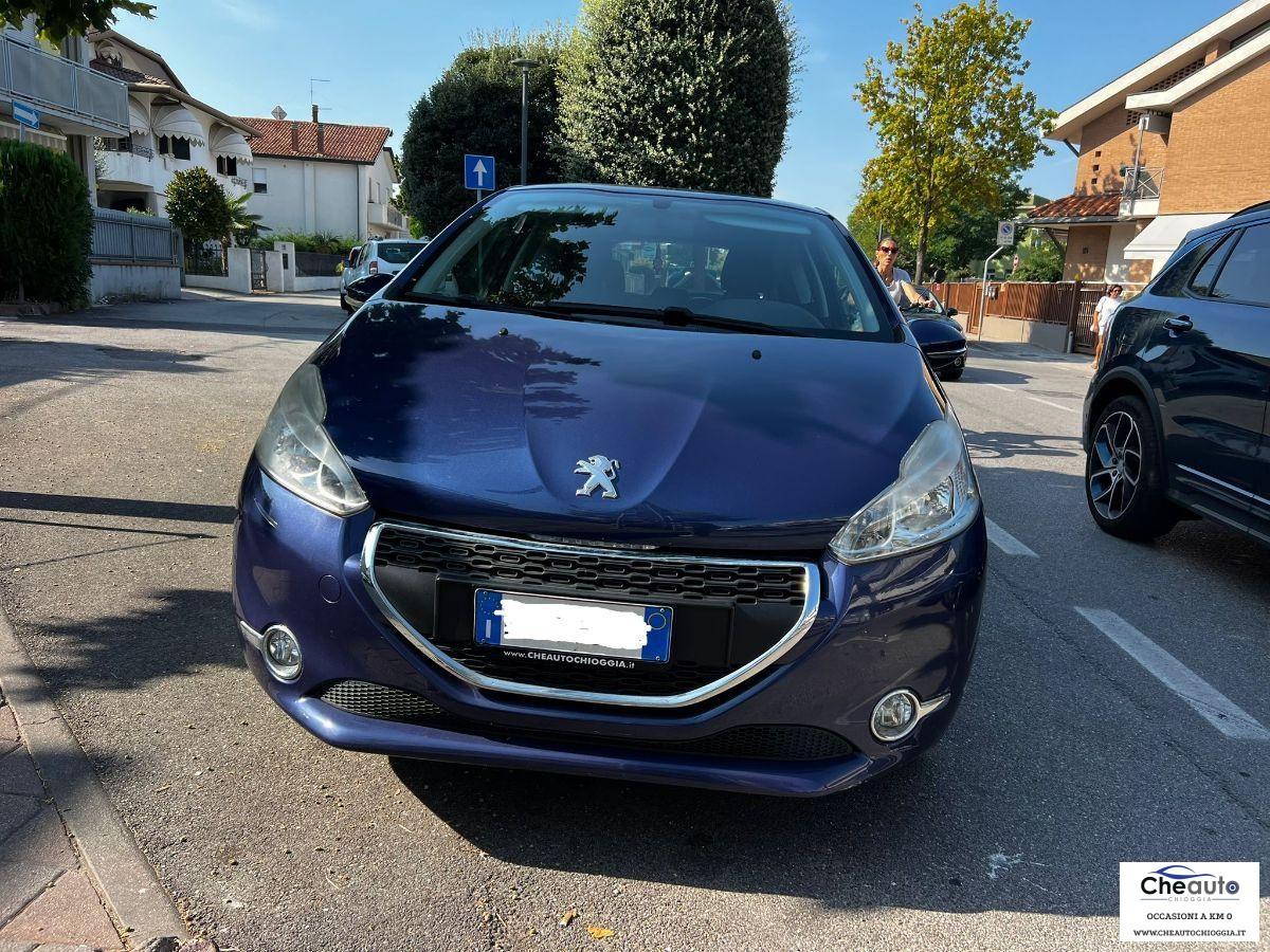 PEUGEOT - 208 - 1.2 VTi 82 CV Allure