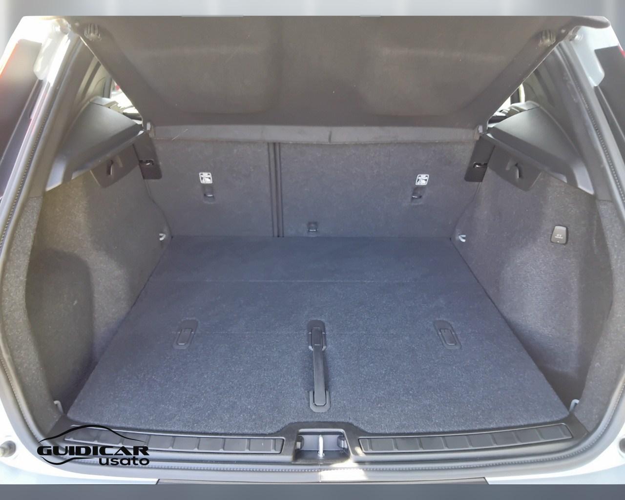 VOLVO XC40 2023 - XC40 1.5 t2 Essential auto