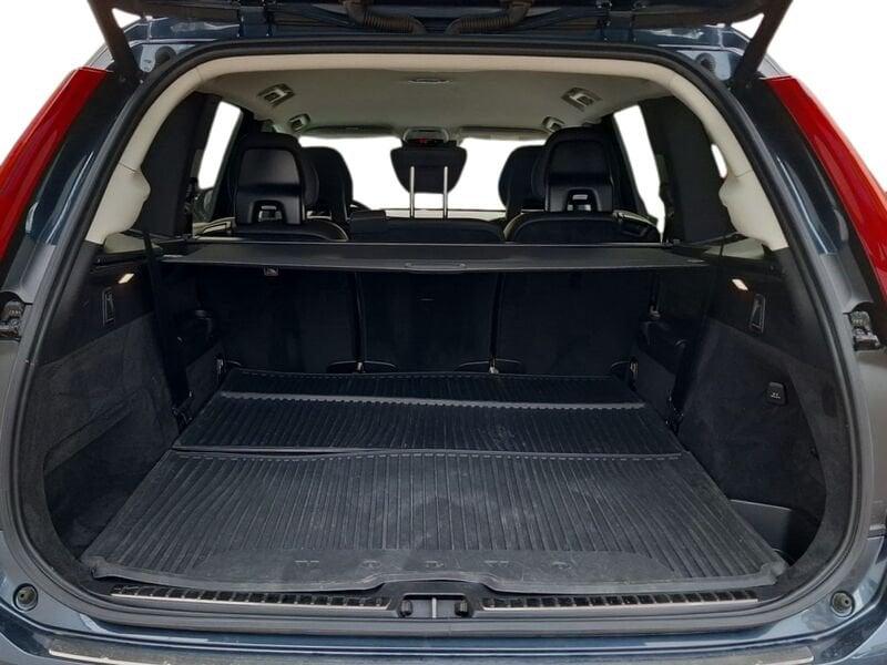 Volvo XC90 B5 235+14 CV AWD Automatica Mild Hybrid Diesel 7 posti Momentum Pro