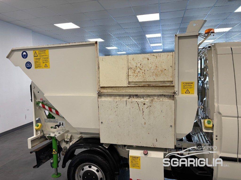 Piaggio Porter GPL Vasca Rifiuti Ribaltabile Compatta