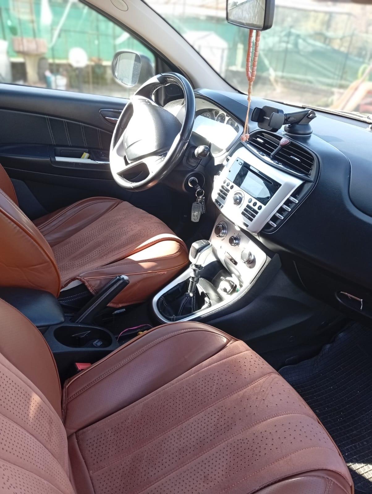 Lancia Delta 1.6 MJT DPF Platino