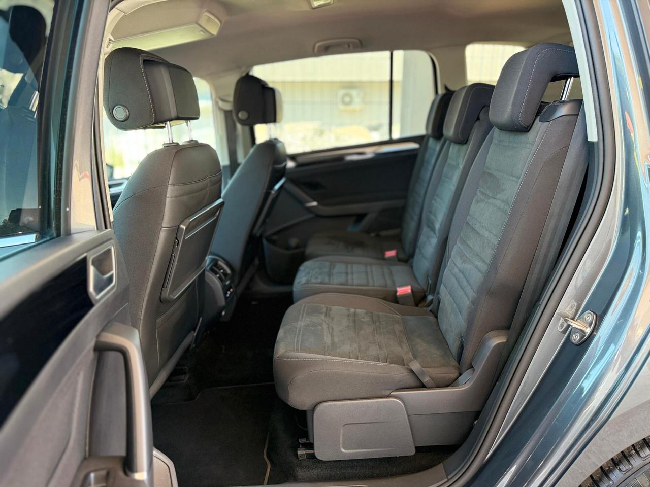 Volkswagen Touran 1.5 TSI ACT DSG Business BlueMotion Technology