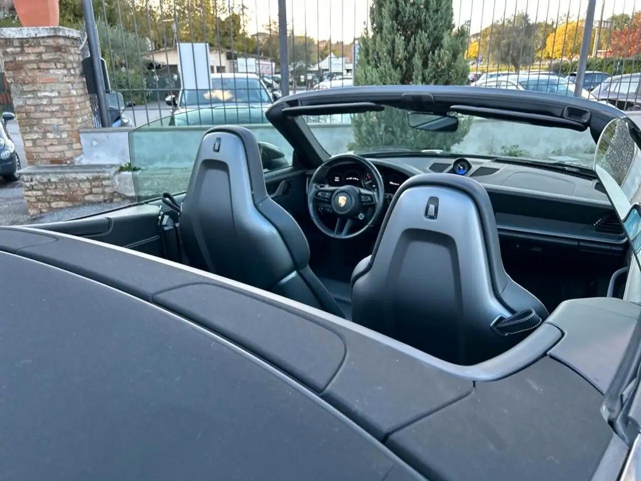 Porsche 911 Carrera 4S Cabriolet