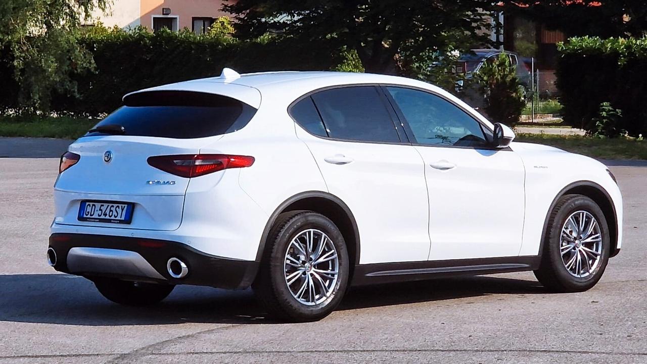 Alfa Romeo Stelvio 2.2 Turbodiesel 160 CV AT8 RWD Super