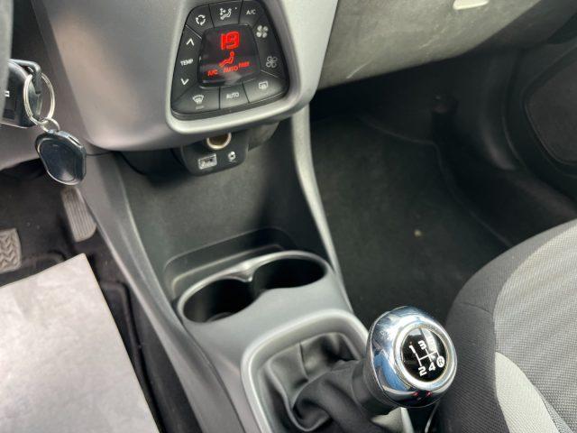 TOYOTA Aygo Connect 1.0 VVT-i 72 CV 5 porte x-play
