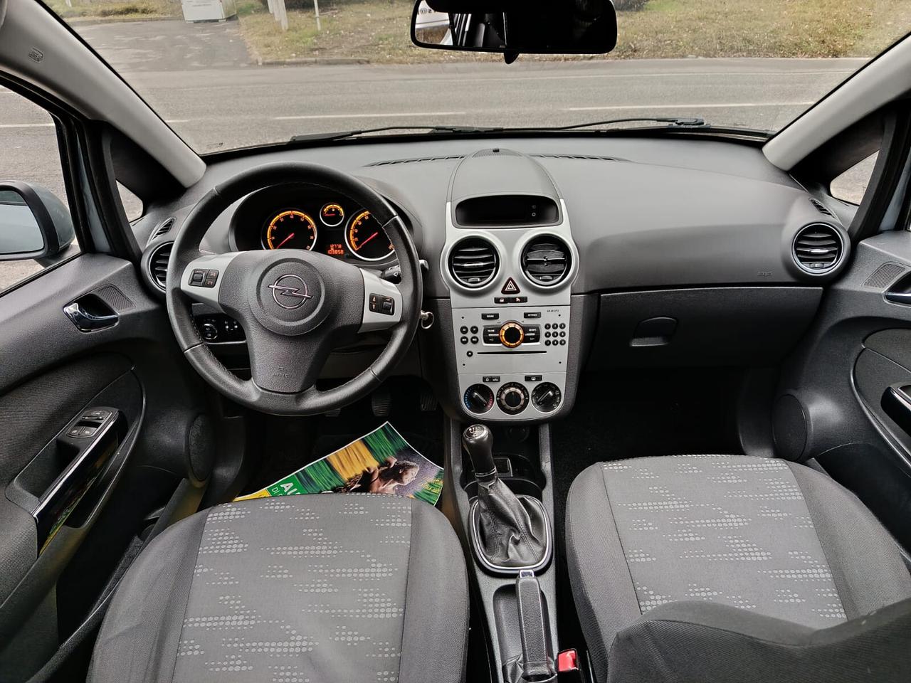 Opel Corsa 1.2 5 porte Club