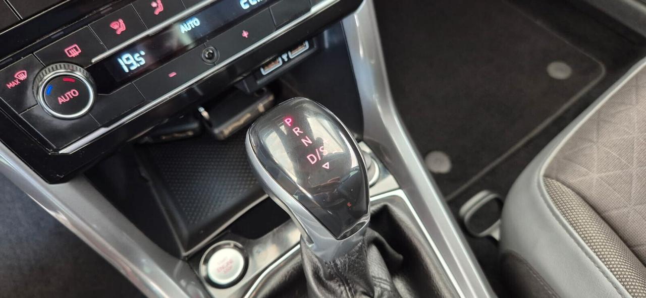 VOLKSWAGEN T-CROSS 1.6 TDI R-Line 12/2019