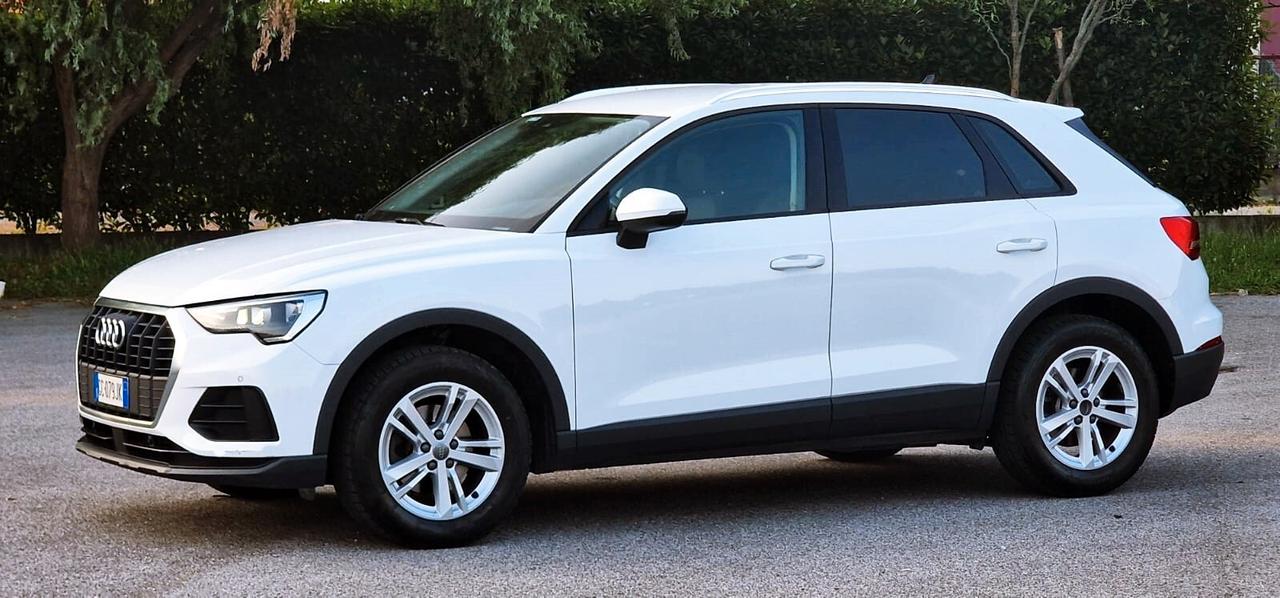 Audi Q3 35 TDI S tronic Business