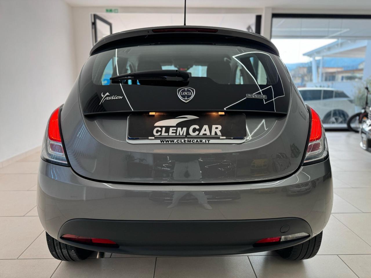 Lancia Ypsilon 1.0 FireFly 5 porte S&S Hybrid Silver