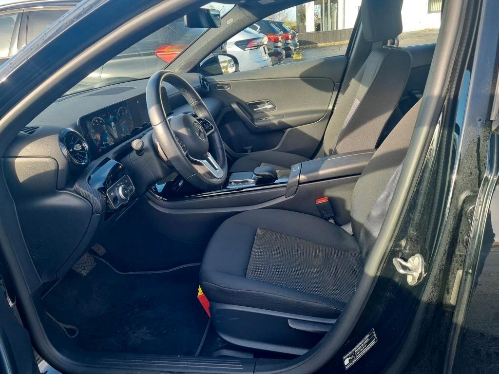 MERCEDES-BENZ A 180D 116CV AUTOMATIC BUSINESS SOLUTION ( NAVI PREMIUM - CRUISE - PARK ASSIST )
