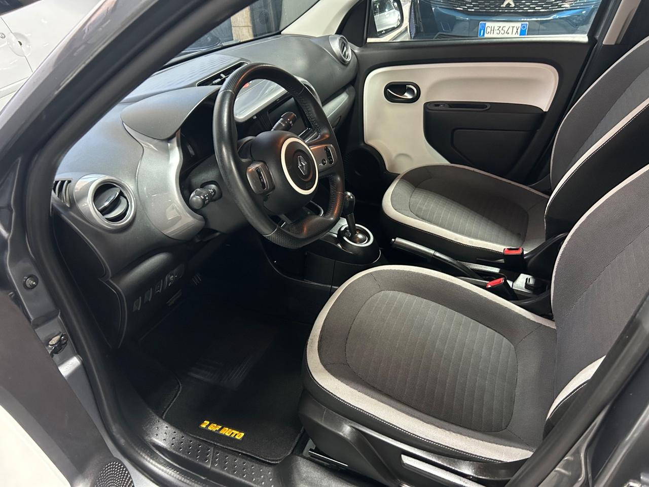 Renault Twingo SCe EDC La Parisienne