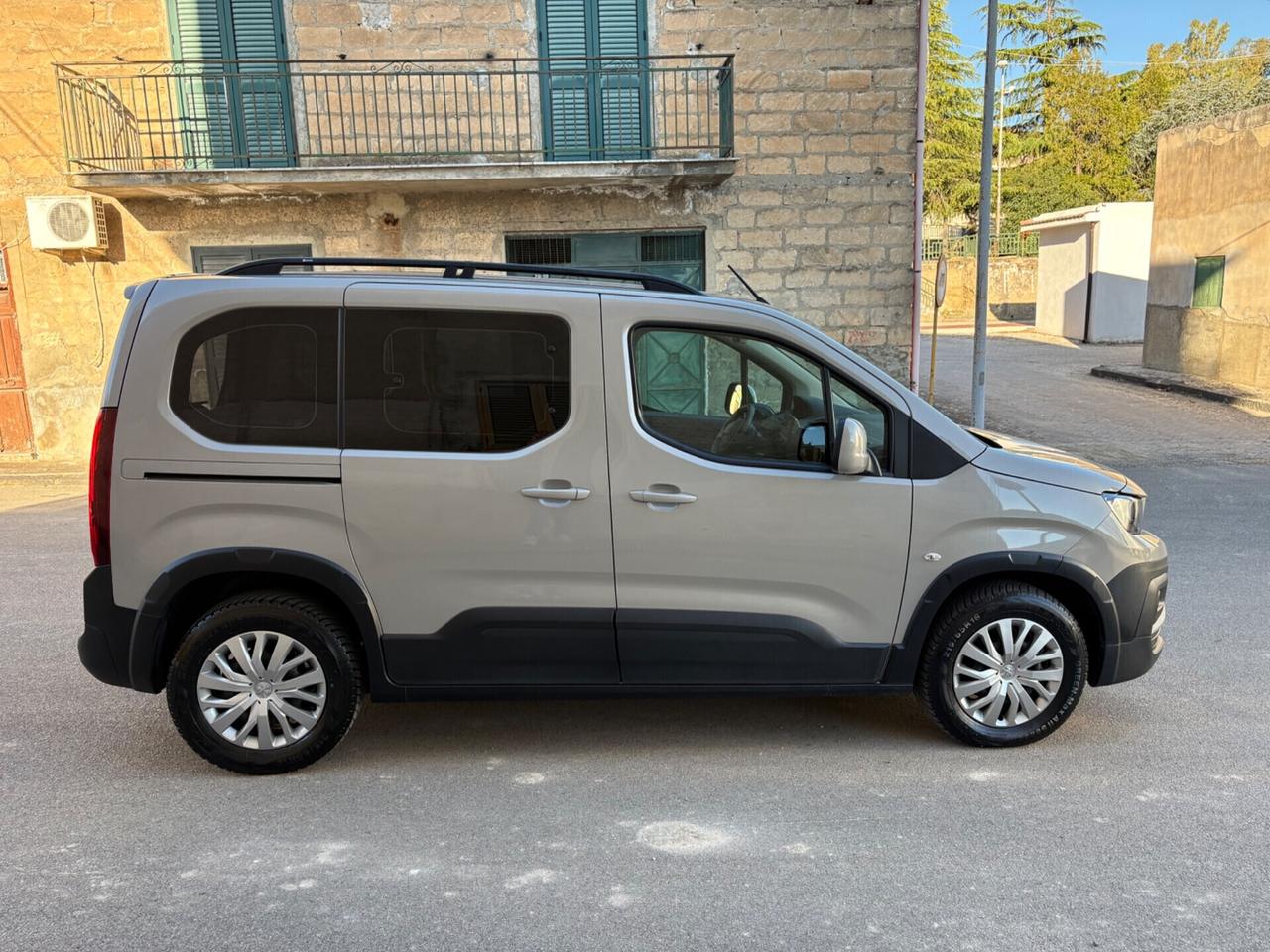 Peugeot Rifter BlueHDi 100 S&S Allure Standard