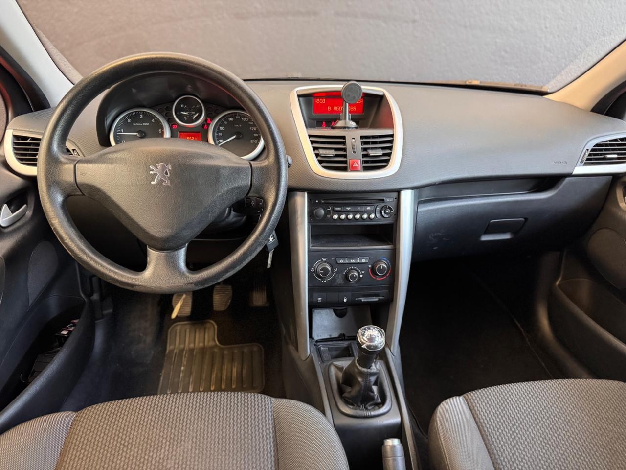 Peugeot 207 1.4 HDi 70CV 5p. OK NEOPATENTATI
