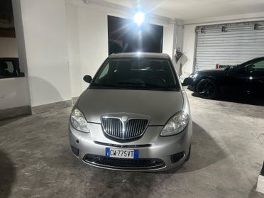 Lancia Ypsilon 1.2 16V Argento