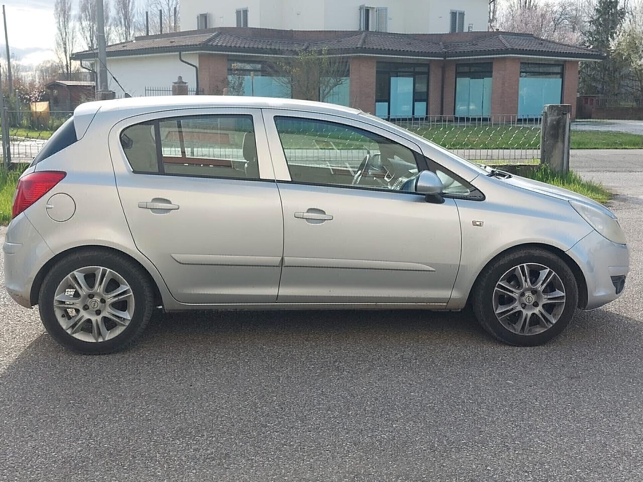 Opel Corsa 1.2 5 porte Easytronic Cosmo
