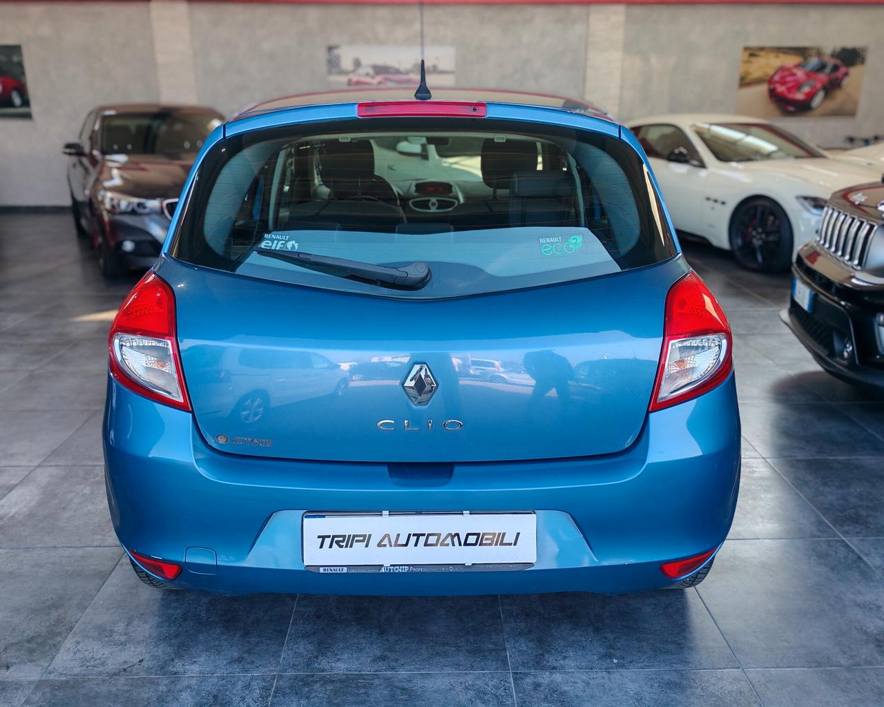 Renault Clio 1.2 16V 75 cv