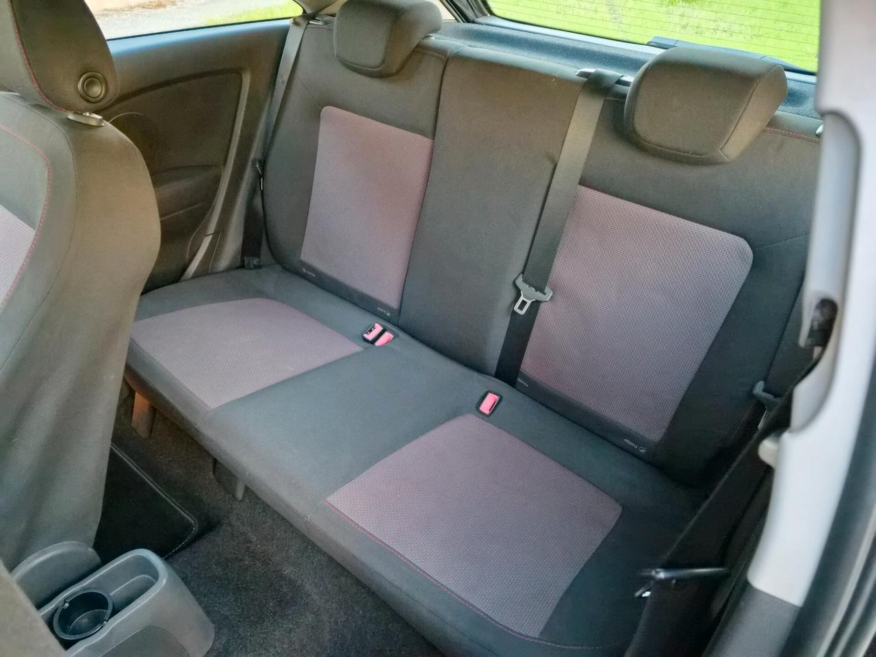 Opel Corsa 1.4 16V 3 porte Sport