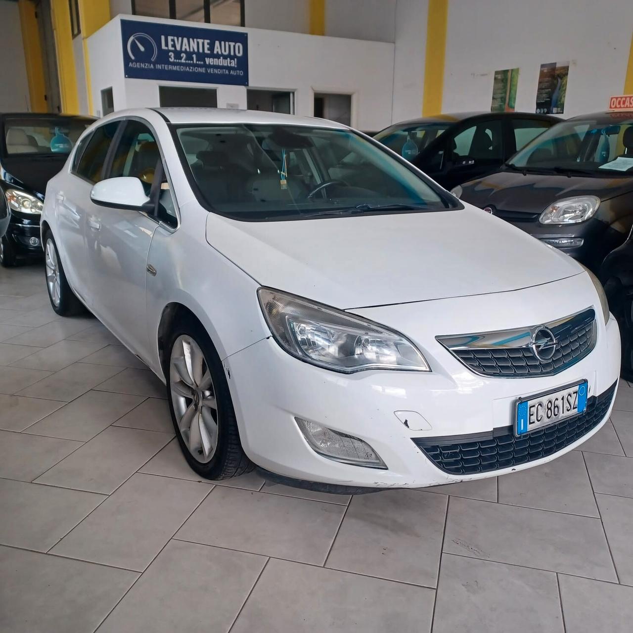 FULL OPTIONAL NEOPATENTATI ASTRA 1.7 TDI