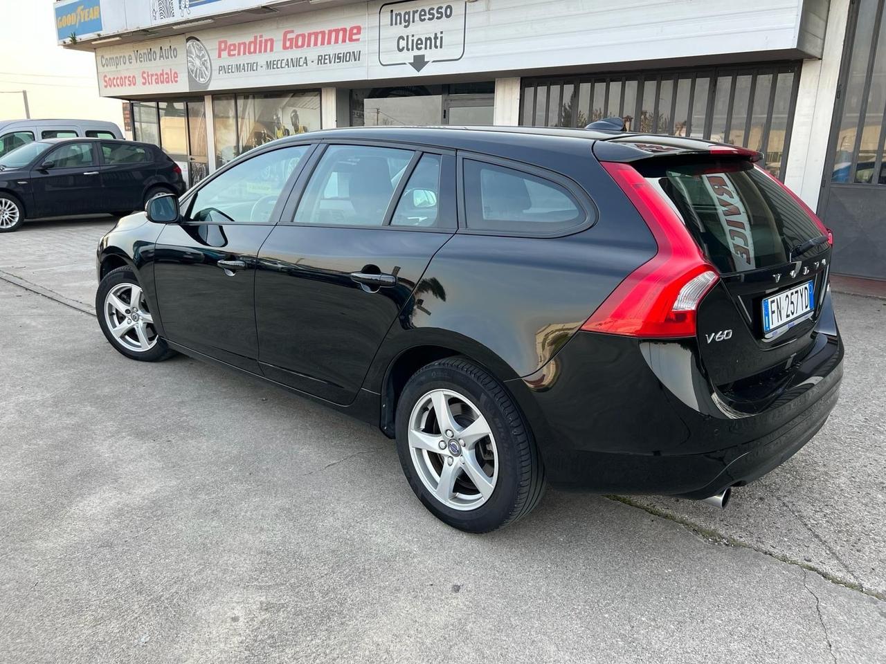 VOLVO V 60 SW 2.0 DIESEL ANNO 2018