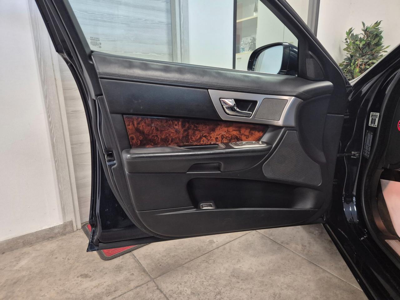 Jaguar XF 3.0 D V6 Premium Luxury