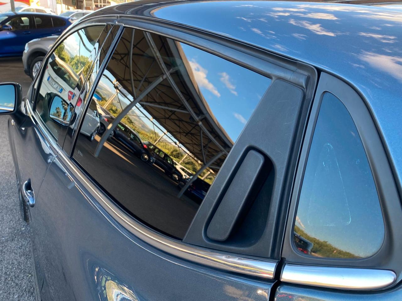 Renault Clio dCi 8V 90 CV 5 porte Moschino Intens