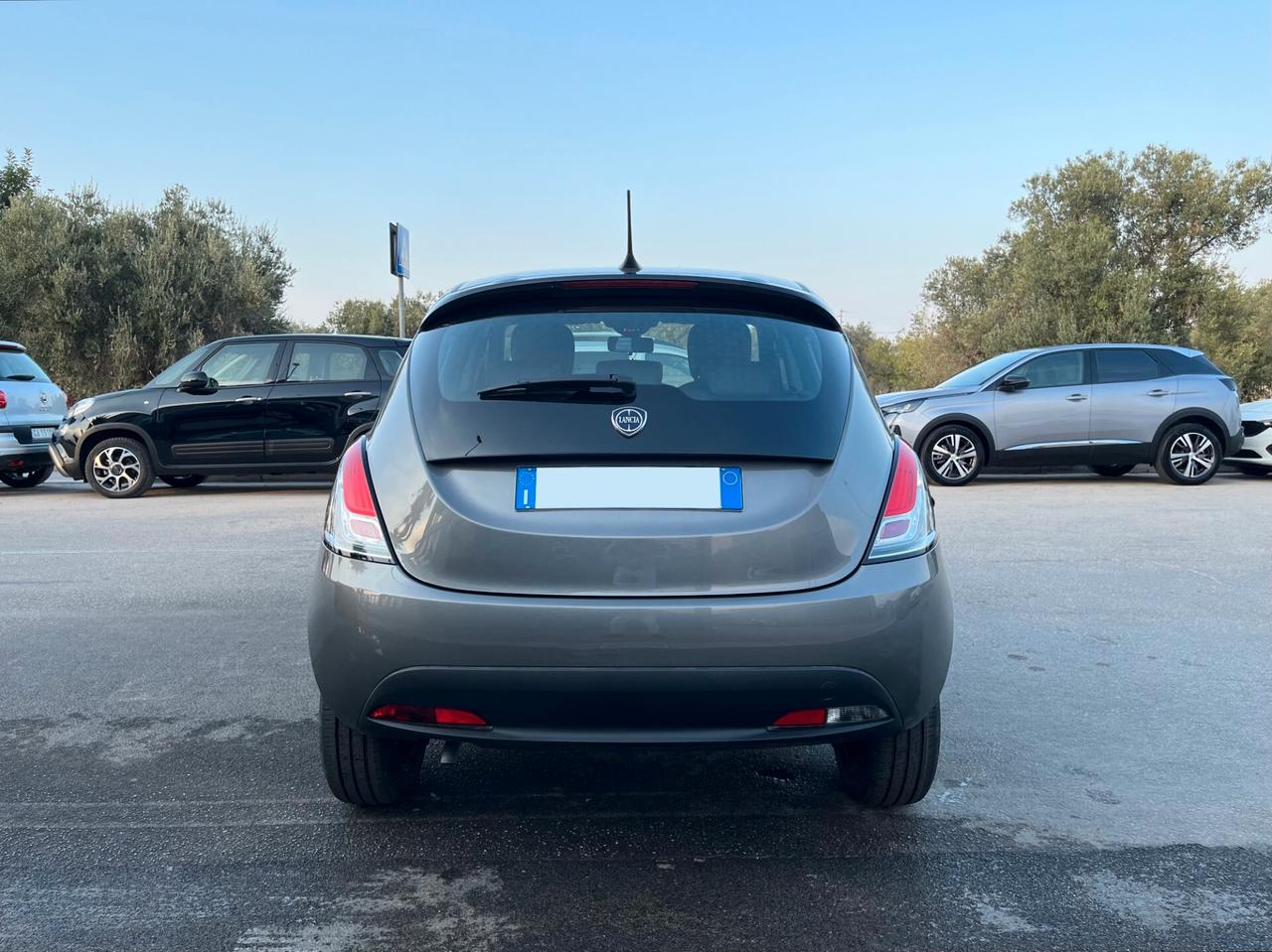Lancia Ypsilon 1.0 FireFly 5 porte S&S Hybrid Oro Km0