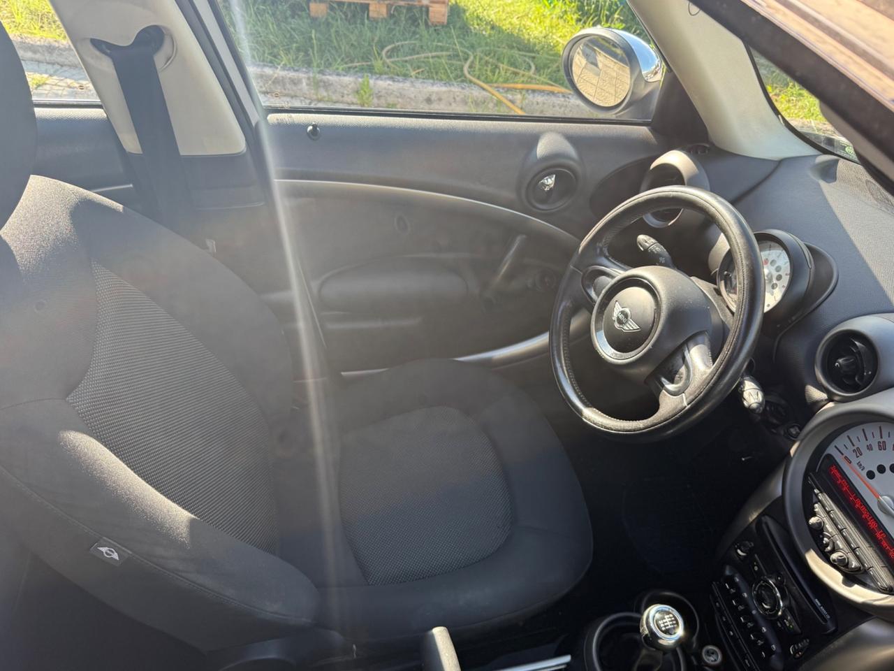 Mini Cooper D Countryman tetto apribile distribuzione fatta