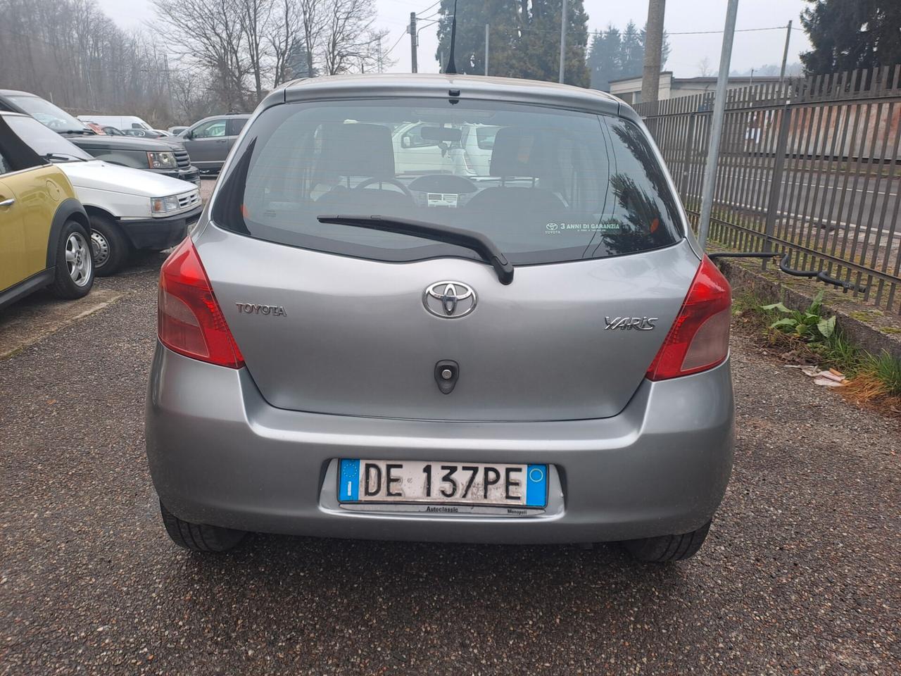 Toyota Yaris 1.0 benzina 5porte neopatentati clima