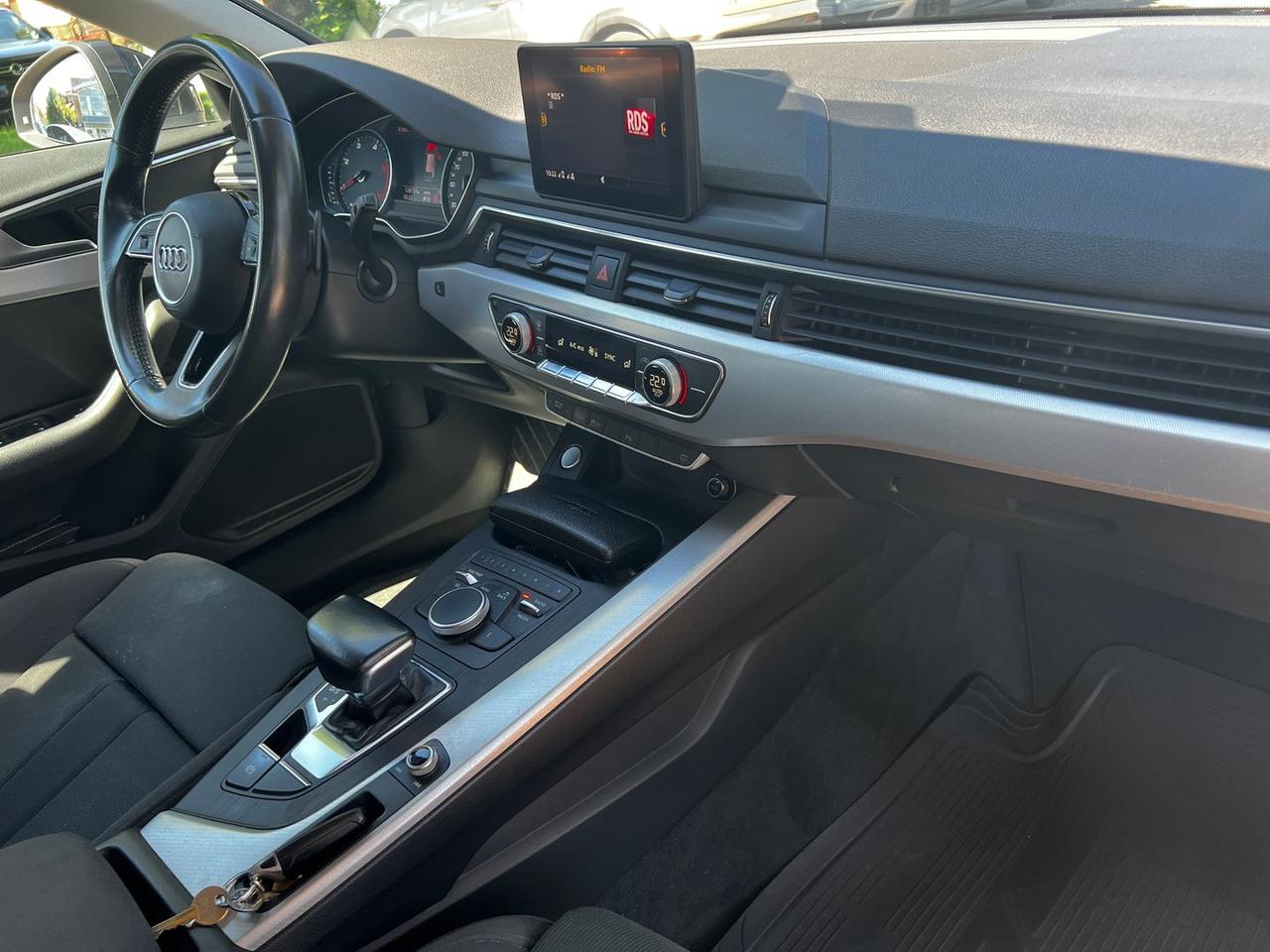 Audi A4 2.0 35 TDI Sport #11120