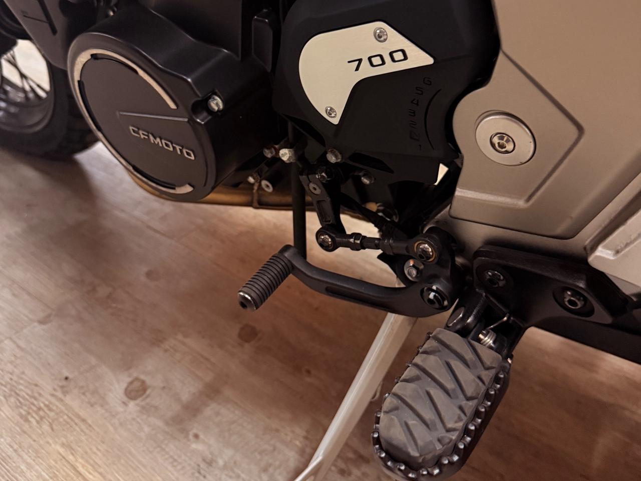 MERAVIGLIOSA CF-MOTO CON SOLI 2332 KM UNICO PROPRIETARIO