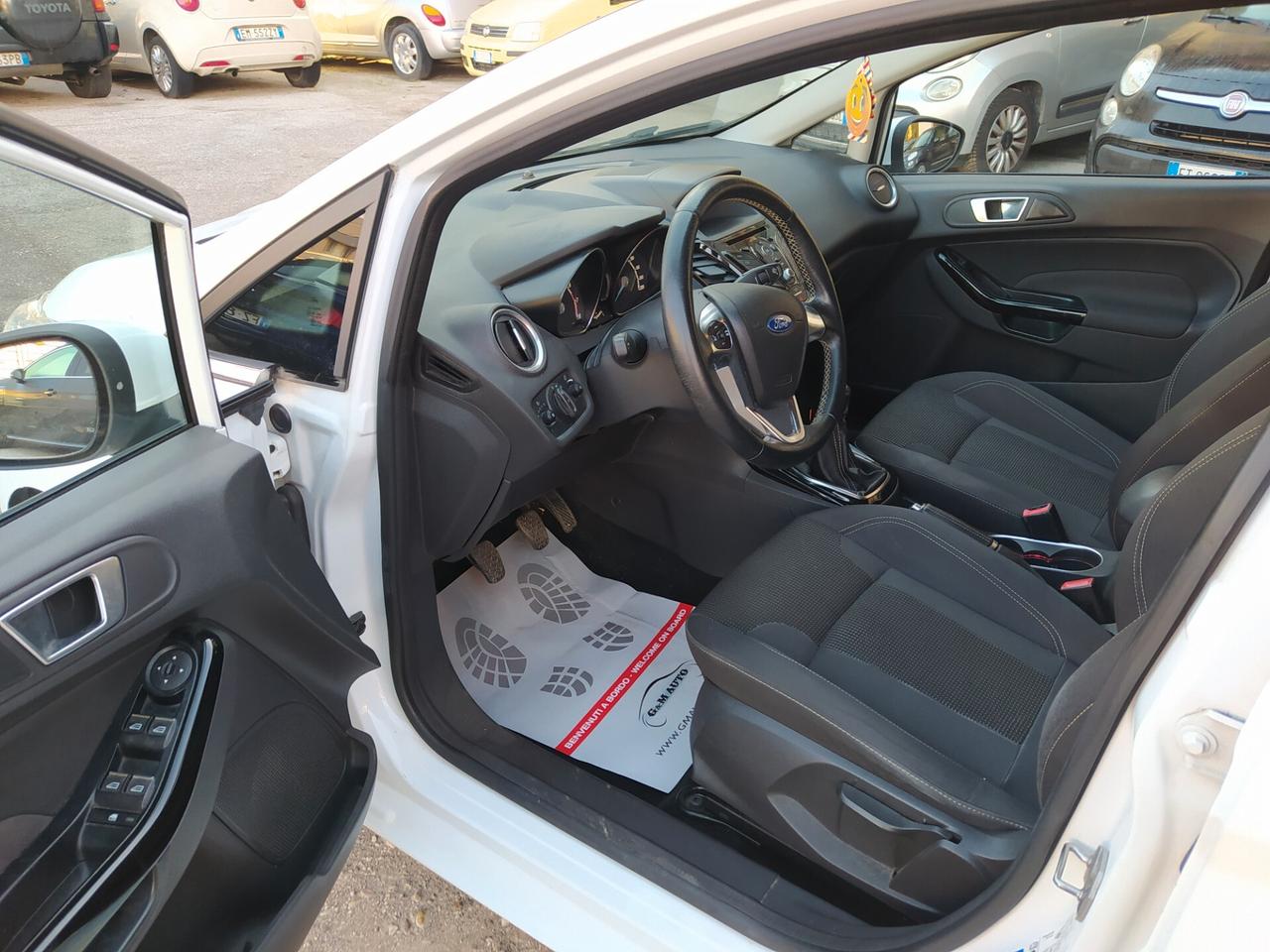 Ford Fiesta 1.4 5 porte Bz.- GPL Black & White Edition Neopatentati