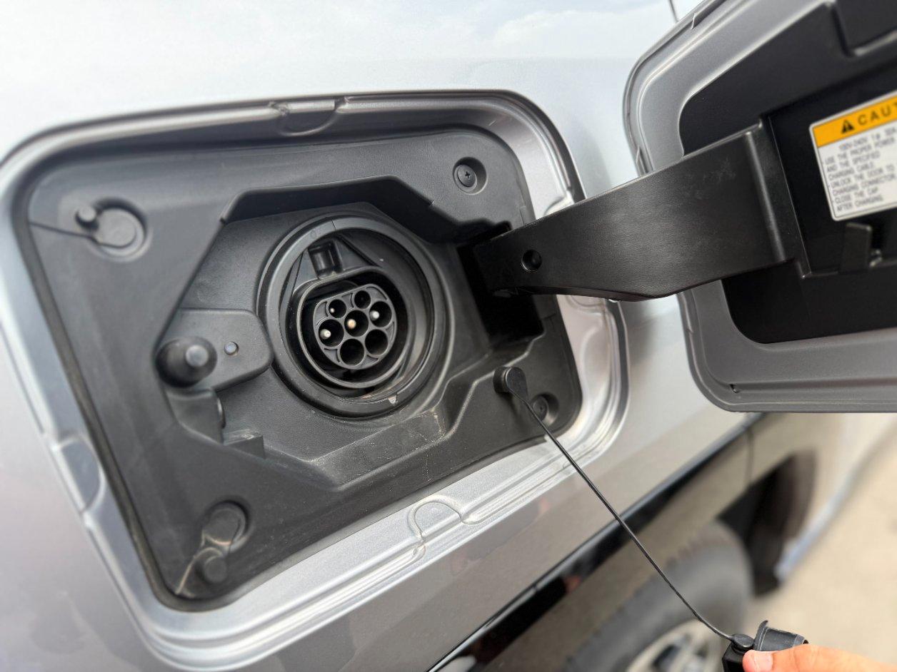 Suzuki Across 2.5 phev Top 4wd e-cvt