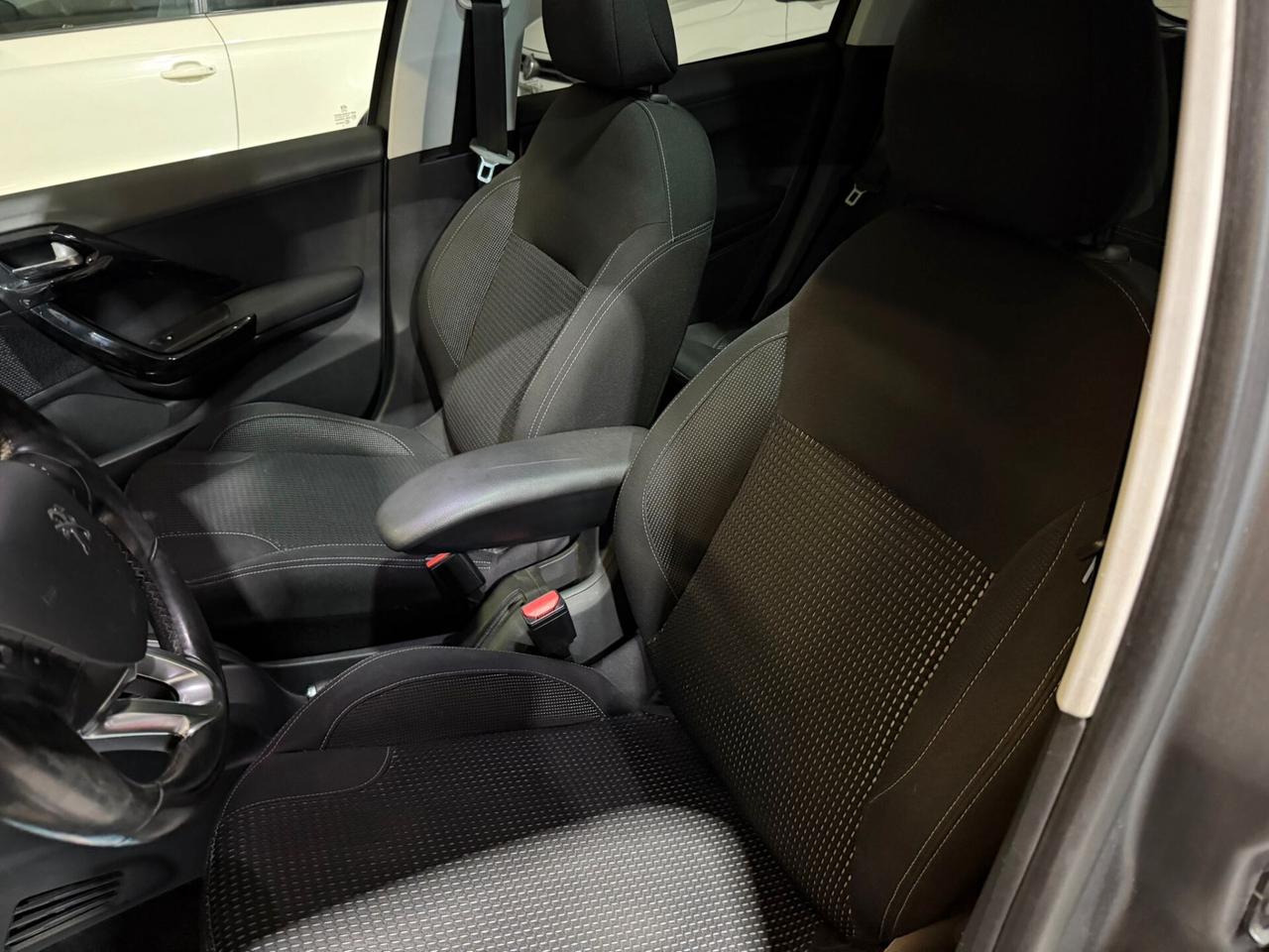 Peugeot 208 OFFERTA LIMITATA ENTRO 15/12 Benzina Automatico Tetto Opaco