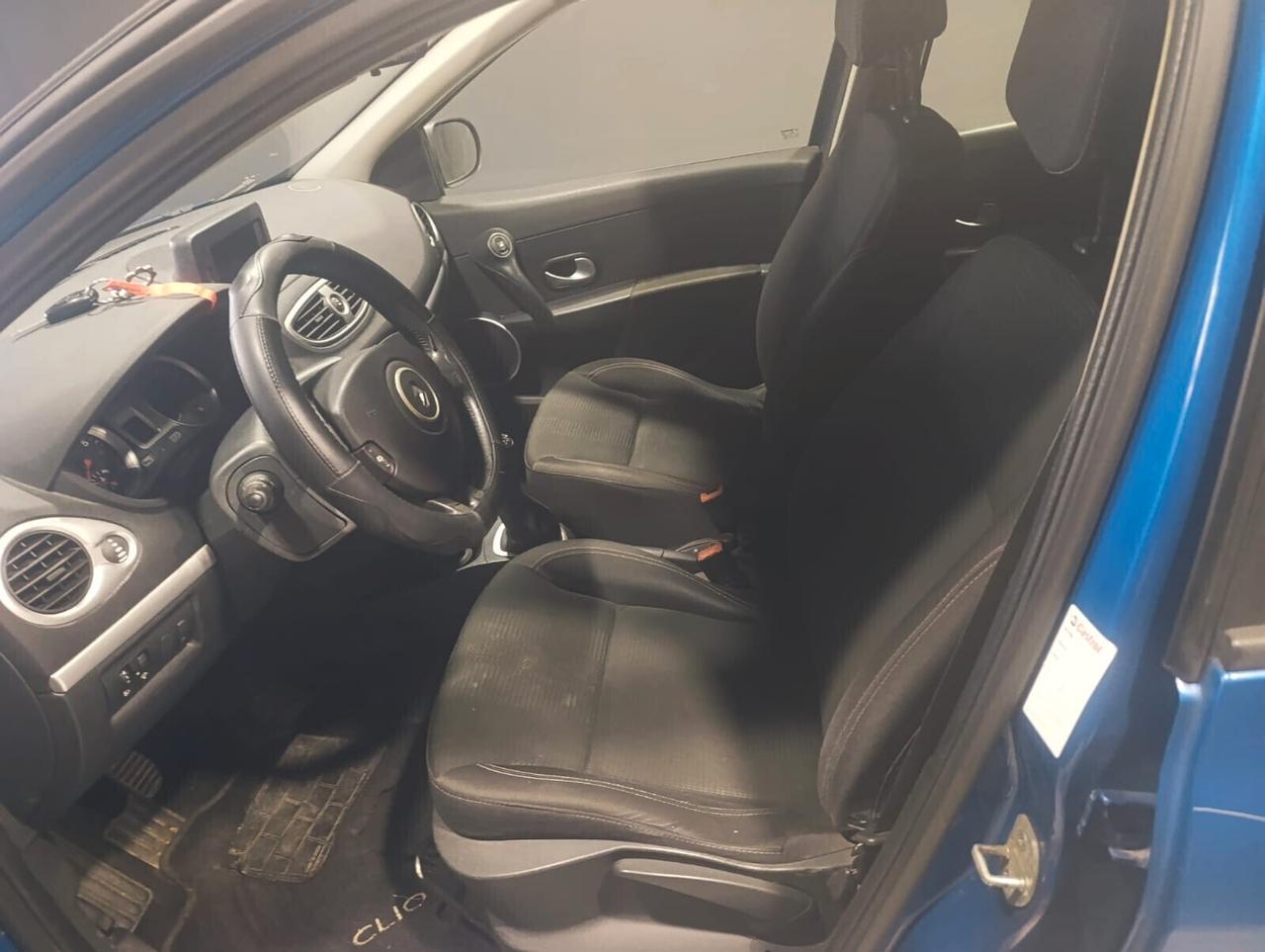 Renault Clio del 2009 benzina 80.000 km